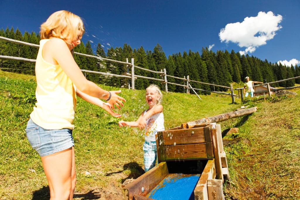 روسباخ أم باس غشوت Dachstein West Hotel Gmbh-Kirchenwirt Russbach المظهر الخارجي الصورة